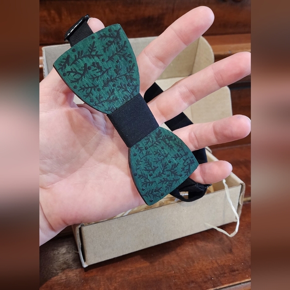 NWT Wooden Bowtie - Green with Black Painted Branches - Giftable - Picture 6 of 8